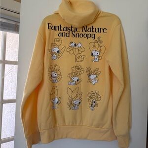 Yellow Snoopy Graphic Men's Sweatshirt